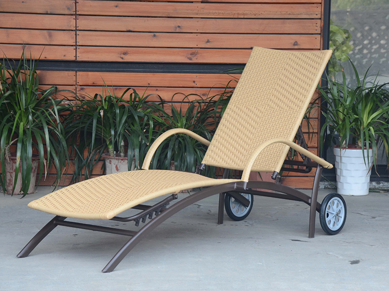 Panlabas na Rattan Lounge na may dalawang gulong, aluminyo rattan weaving lounge, aluminyo daybed, yq-rb-404a